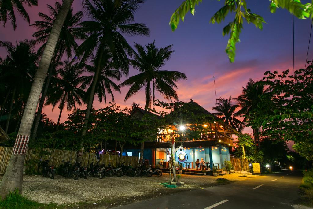Full Moon Hostel Nusa Penida Exterior foto
