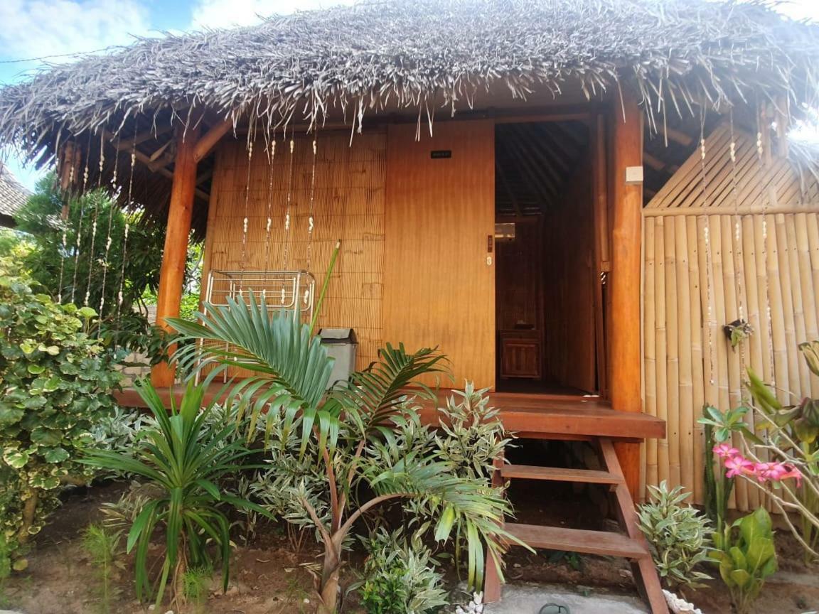 Full Moon Hostel Nusa Penida Exterior foto
